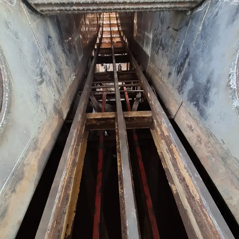 Lateral do Picador e Desfibrador em operação